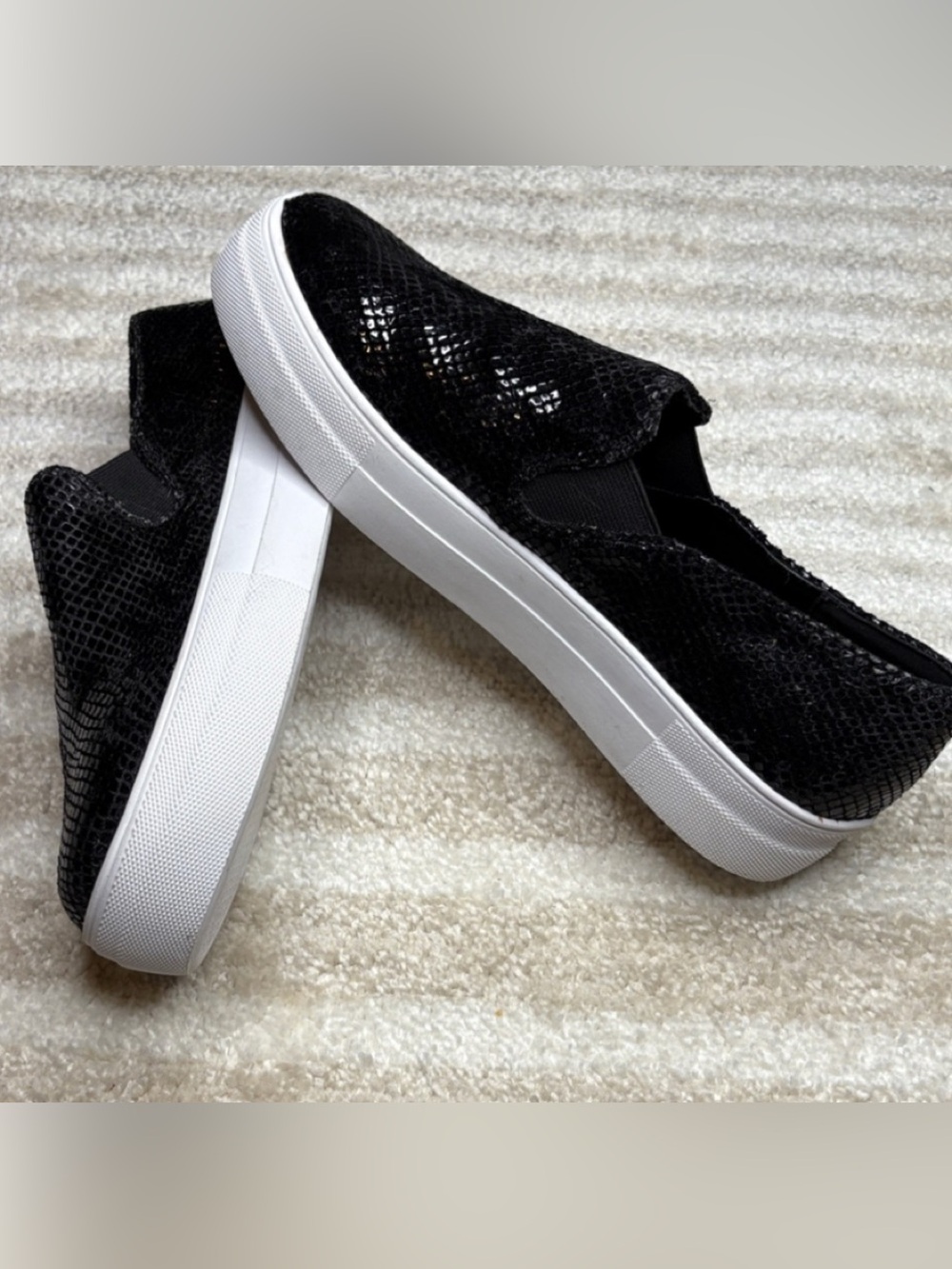 Volatile Black Snakeskin Textured Slip-On Sneakers Flats Loafers Shoes